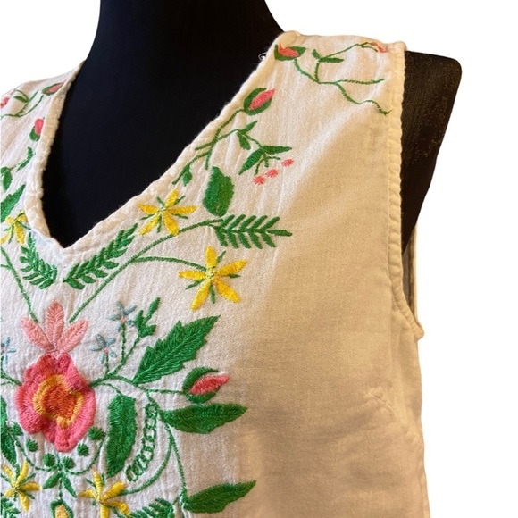 EVY’s Tree Beautiful Sleeveless Embroidered 100% Cotton Ruffled Tank Top Blouse - Picture 4 of 16